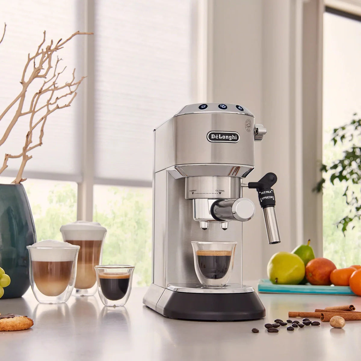 De’Longhi Dedica DeLuxe Pump Espresso Machine with Adjustable Frothing Wand